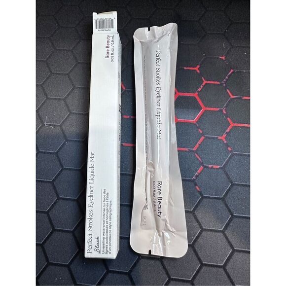 Rare Beauty by Selena Gomez Perfect Strokes Matte Liquid Liner 0.9ml - Picture 3 of 6